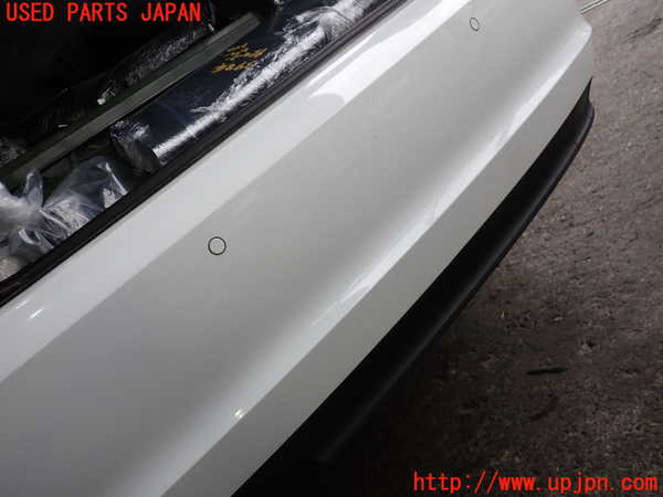 2UPJ-9239841610]アウディ・A3 スポーツバック(8PCAX)リアバンパー 中古_4