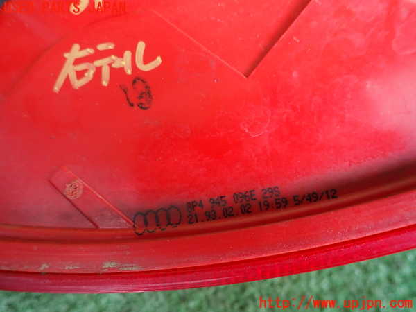 2UPJ-9239841530]アウディ・A3 スポーツバック(8PCAX)右テールランプ 中古_3