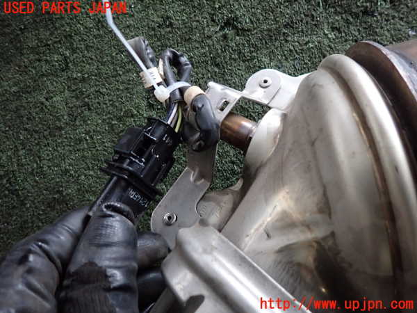 2UPJ-9239842661]アウディ・A3 スポーツバック(8PCAX)触媒1 中古_2