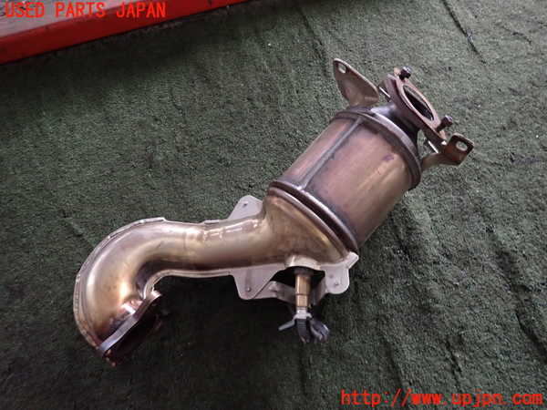 2UPJ-9239842661]アウディ・A3 スポーツバック(8PCAX)触媒1 中古_4