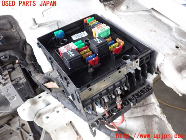 2UPJ-9239846742]アウディ・A3 スポーツバック(8PCAX)ヒューズボックス2(EGルーム内助手席側) 中古_2