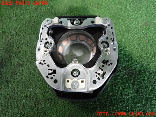 2UPJ-9239847865]アウディ・A3 スポーツバック(8PCAX)運転席側エアバッグカバー 中古_2