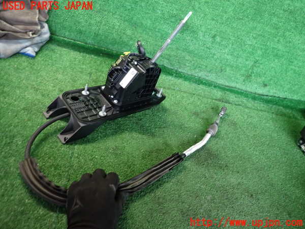 2UPJ-9239847555]アウディ・A3 スポーツバック(8PCAX)ATシフトレバー 中古_2