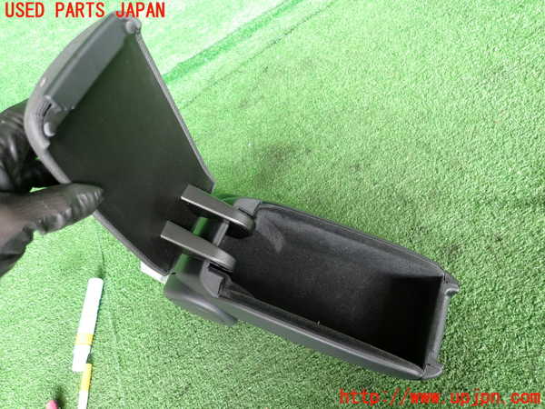 2UPJ-9239847549]アウディ・A3 スポーツバック(8PCAX)コンソール 中古_4