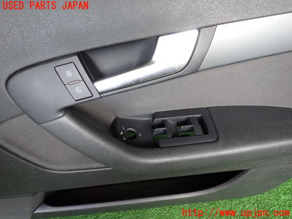 2UPJ-9239841234]アウディ・A3 スポーツバック(8PCAX)右前ドア内張り 中古_2