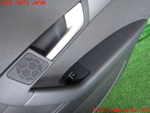 2UPJ-9239841294]アウディ・A3 スポーツバック(8PCAX)右後ドア内張り 中古_2