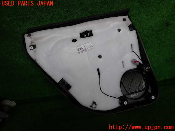 2UPJ-9239841294]アウディ・A3 スポーツバック(8PCAX)右後ドア内張り 中古_3