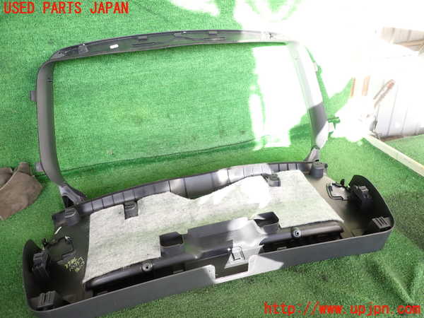 2UPJ-9239841578]アウディ・A3 スポーツバック(8PCAX)バックドア内張り 中古_4