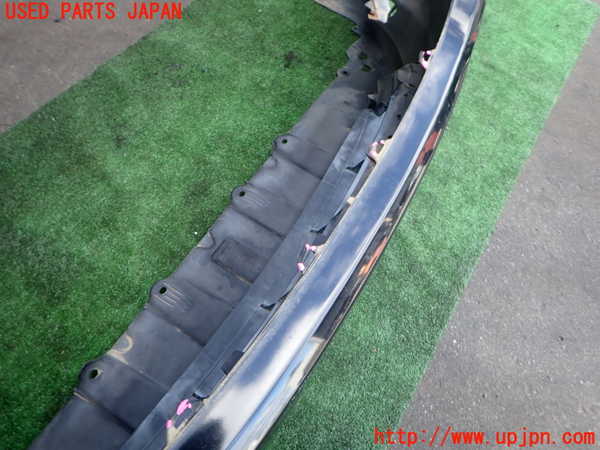 2UPJ-9239861010]ストリーム(RN8)フロントバンパー 中古_2