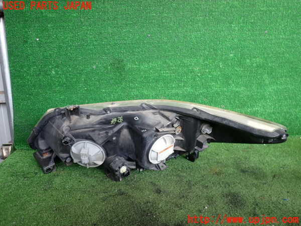 2UPJ-9239861130]ストリーム(RN8)右ヘッドライト HID 中古_3