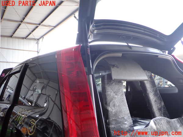 2UPJ-9239861584]ストリーム(RN8)リアゲートダンパー 中古_2