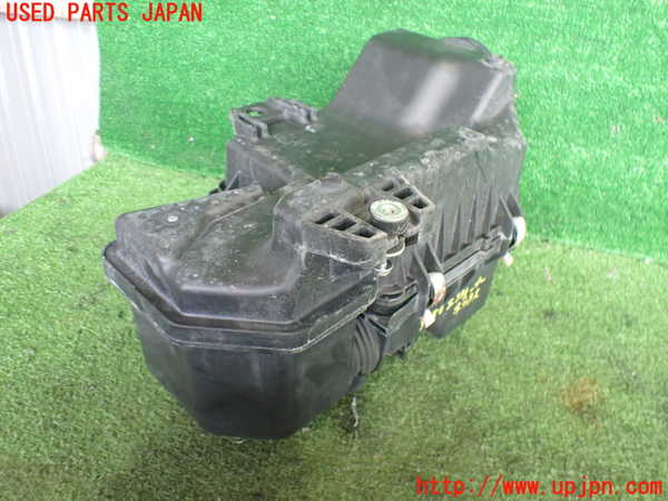 2UPJ-9239862560]ストリーム(RN8)エアクリーナーボックス 中古_2