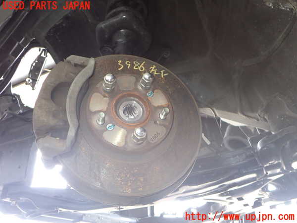 2UPJ-9239864295]ストリーム(RN8)左フロントナックルハブ 中古_2