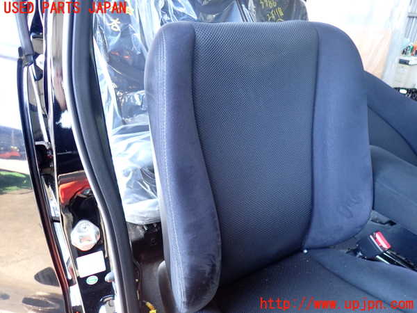 2UPJ-9239867035]ストリーム(RN8)運転席シート 中古_2
