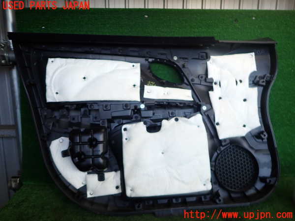 2UPJ-9239861234]ストリーム(RN8)右前ドア内張り 中古_3