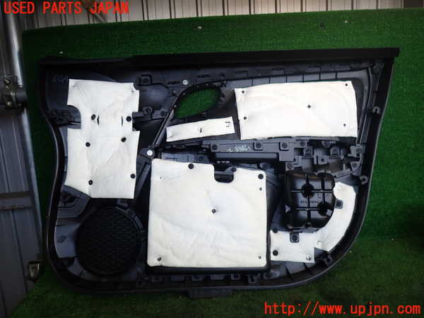 2UPJ-9239861264]ストリーム(RN8)左前ドア内張り 中古_3