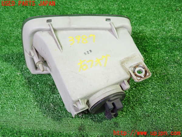 1UPJ-9239871180]アルファードハイブリッド(ATH10W)右フォグ 中古_2