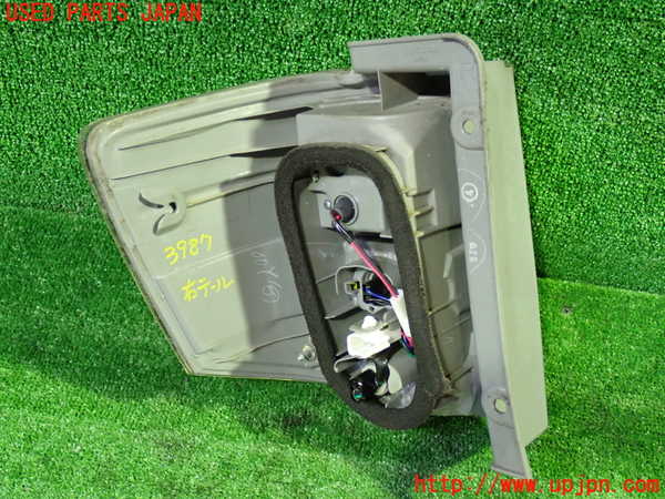 1UPJ-9239871530]アルファードハイブリッド(ATH10W)右テールランプ 中古_2