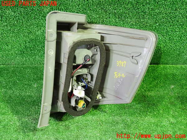 1UPJ-9239871536]アルファードハイブリッド(ATH10W)左テールランプ 中古_2