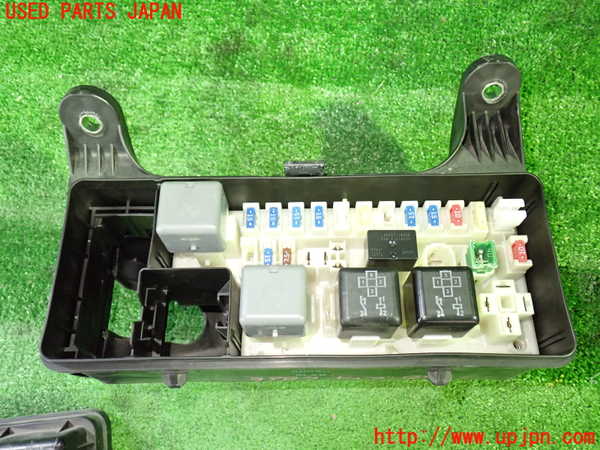1UPJ-9239876741]アルファードハイブリッド(ATH10W)ヒューズボックス1(EGルーム内助手席側) 中古_2
