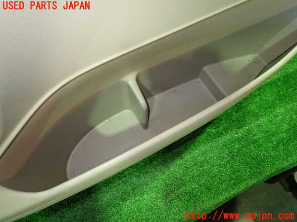 1UPJ-9239871234]アルファードハイブリッド(ATH10W)右前ドア内張り 中古_3