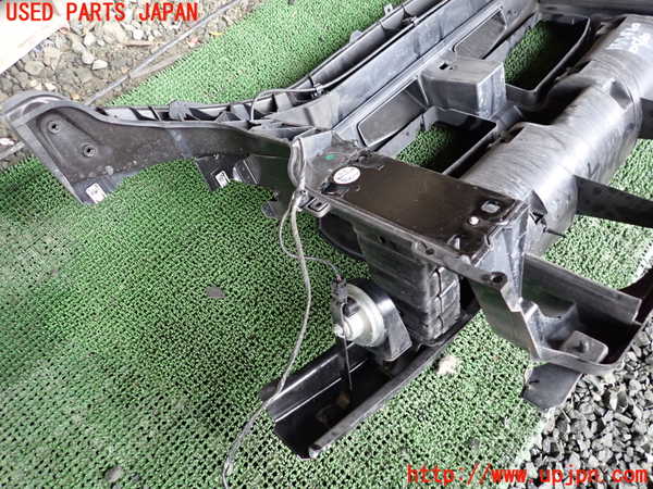 1UPJ-9239881041]BMW 320i(VA20 E90)コアサポート 中古_4