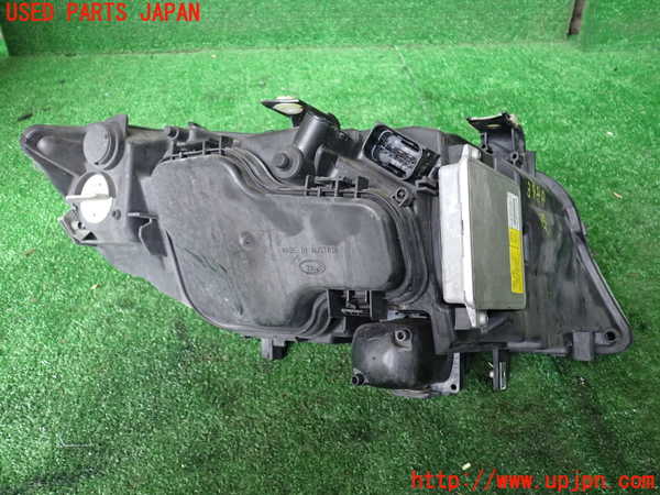 1UPJ-9239881132]BMW 320i(VA20 E90)左ヘッドライト HID 中古_2