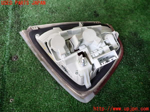 1UPJ-9239881552]BMW 320i(VA20 E90)左リアフィニッシャー 中古_2