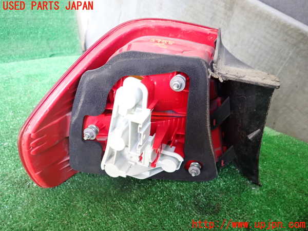1UPJ-9239881530]BMW 320i(VA20 E90)右テールランプ 中古_2