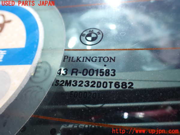 1UPJ-9239881560]BMW 320i(VA20 E90)リアガラス  43R-001583 M3232 中古_3