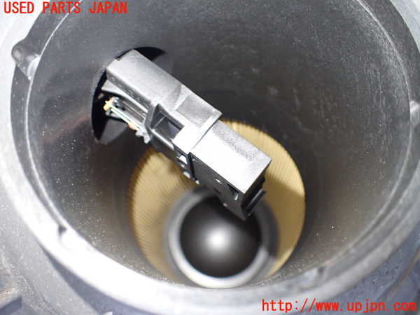 1UPJ-9239882560]BMW 320i(VA20 E90)エアクリーナーボックス 中古_3
