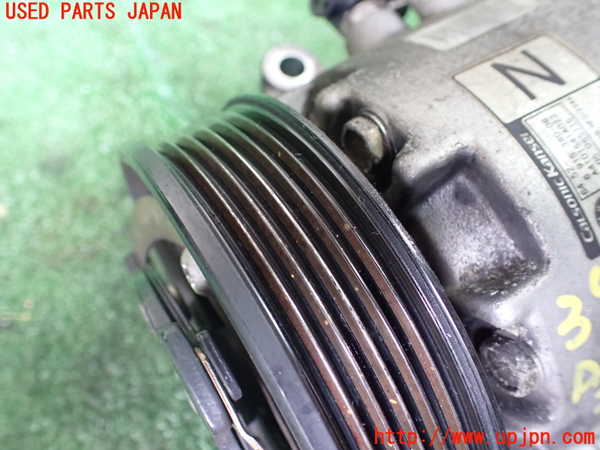 1UPJ-9239886025]BMW 320i(VA20 E90)エアコンコンプレッサー 中古_3