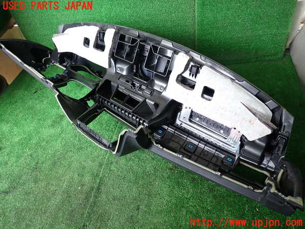 1UPJ-9239887505]BMW 320i(VA20 E90)ダッシュボード 中古_5