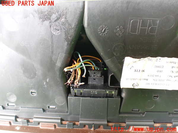 1UPJ-9239887526]BMW 320i(VA20 E90)エアコン吹き出し口1 中古_4