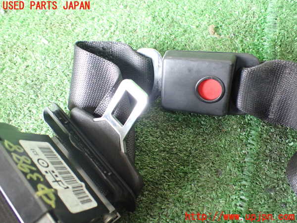 1UPJ-9239887135]BMW 320i(VA20 E90)真中2列目シートベルト 中古_2