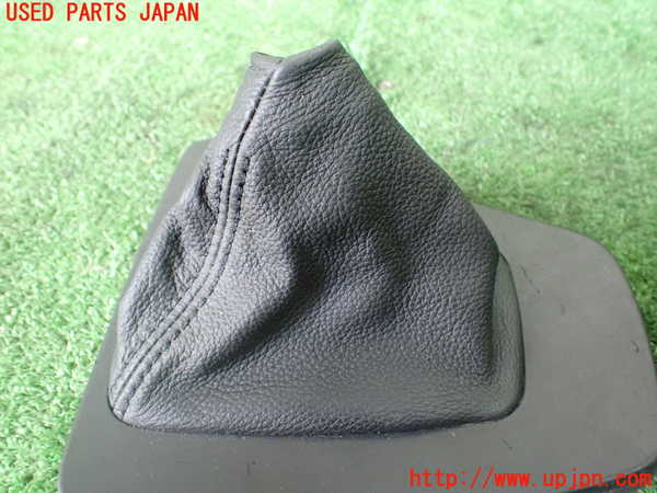 1UPJ-9239887575]BMW 320i(VA20 E90)シフトブーツ 中古_4