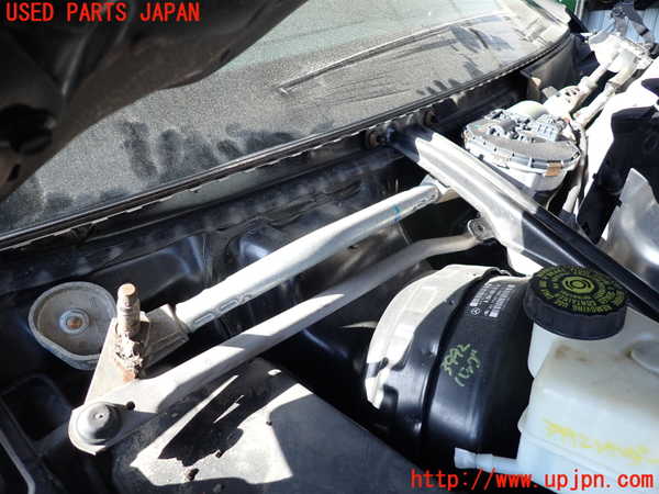 2UPJ-9239926770]ベンツ C180 ステーションワゴン S204(204249)フロントワイパーモーター 中古_2