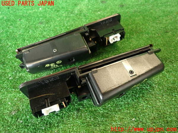 2UPJ-9239937822]セルシオ(UCF11)灰皿2 (ジャンク品) 中古_2