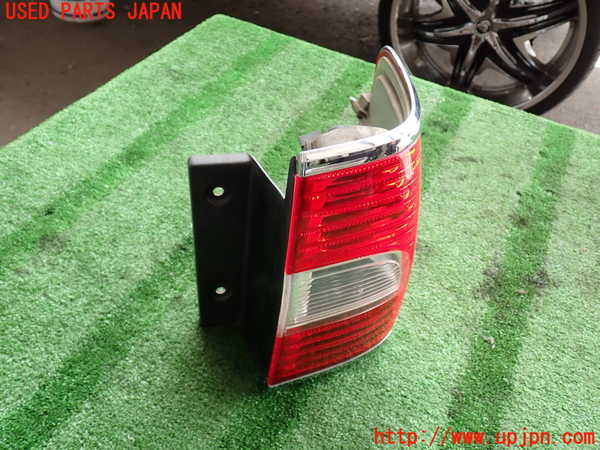 2UPJ-9239941530]リンカーン・ナビゲーター(不明)右テールランプ 中古_2