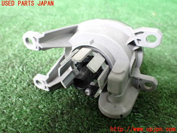 1UPJ-9239951182]カローラ ツーリング ハイブリッド(ZWE211W)左フォグ 中古_2