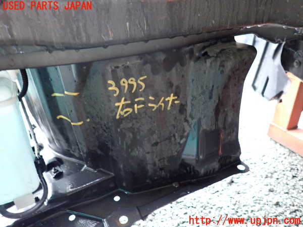 1UPJ-9239951090]カローラ ツーリング ハイブリッド(ZWE211W)右前フェンダーライナー 中古_4