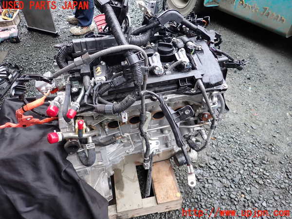 1UPJ-9239952010]カローラ ツーリング ハイブリッド(ZWE211W)エンジン 2ZR-FXE 中古_2