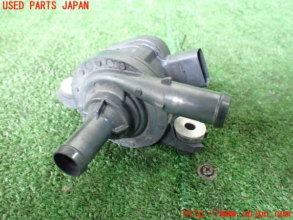 1UPJ-9239952110]カローラ ツーリング ハイブリッド(ZWE211W)ウォーターポンプ 中古_2