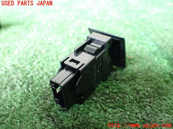 1UPJ-9239956290]カローラ ツーリング ハイブリッド(ZWE211W)ハザードスイッチ 中古_2