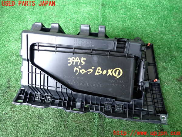1UPJ-9239957516]カローラ ツーリング ハイブリッド(ZWE211W)グローブボックス1 中古_2