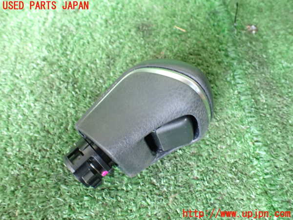 1UPJ-9239957570]カローラ ツーリング ハイブリッド(ZWE211W)シフトノブ 中古_2