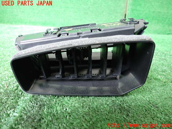 1UPJ-9239957526]カローラ ツーリング ハイブリッド(ZWE211W)エアコン吹き出し口1 (右) 中古_2