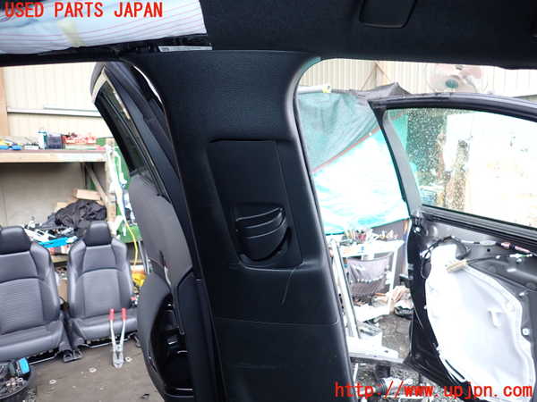 1UPJ-9239957670]カローラ ツーリング ハイブリッド(ZWE211W)左センターピラートリム 中古_2
