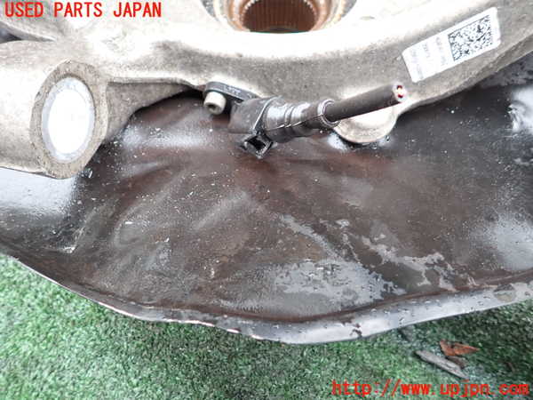 1UPJ-9239964295]アウディ・A7 スポーツバック(4GCGWC)左フロントナックルハブ 中古_4