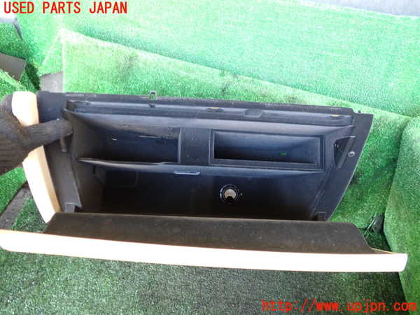 1UPJ-9239967516]アウディ・A7 スポーツバック(4GCGWC)グローブボックス1 中古_3